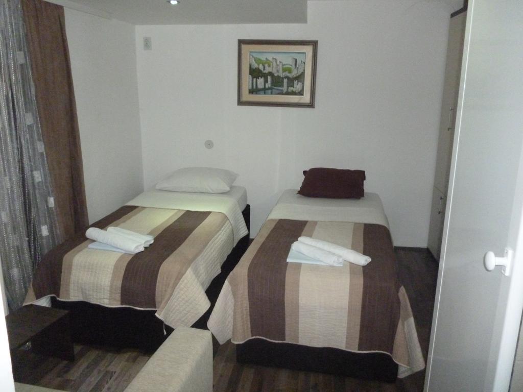 לסקובץ Gros Hotel - Leskovac מראה חיצוני תמונה