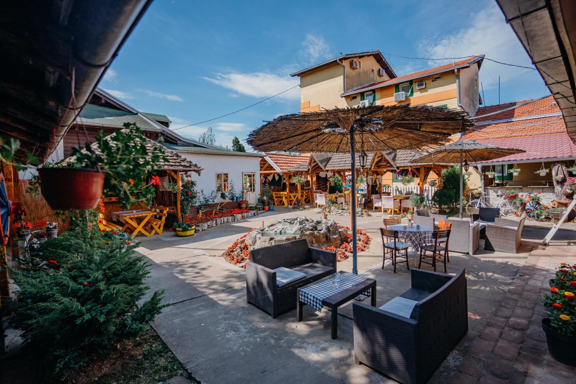 לסקובץ Gros Hotel - Leskovac מראה חיצוני תמונה
