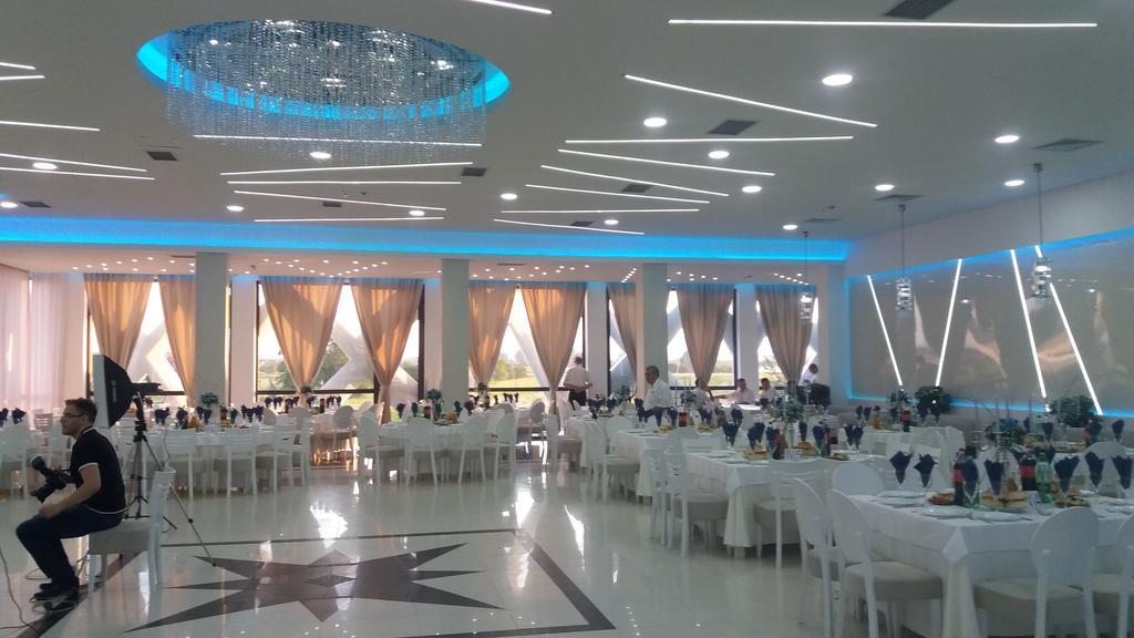 לסקובץ Gros Hotel - Leskovac מראה חיצוני תמונה