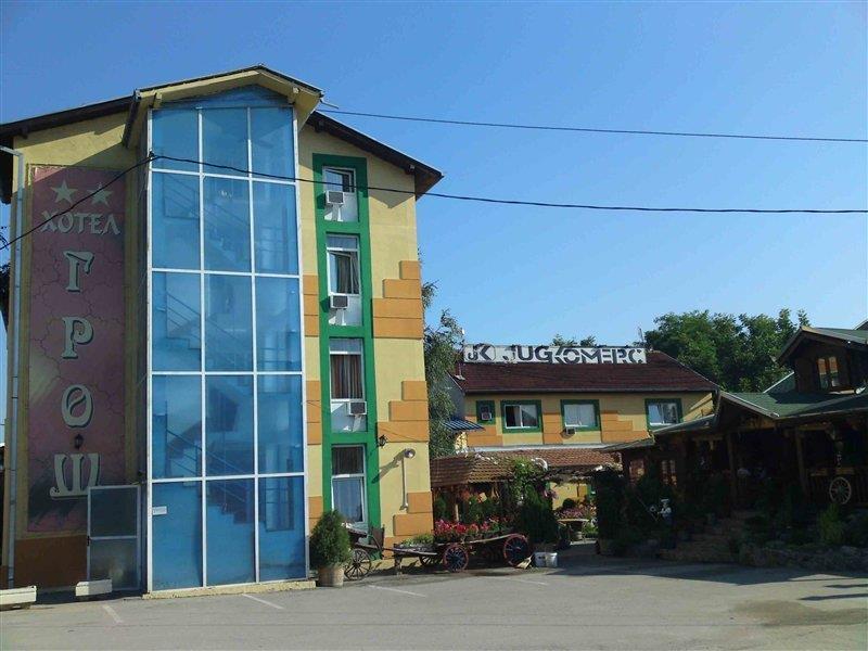 לסקובץ Gros Hotel - Leskovac מראה חיצוני תמונה