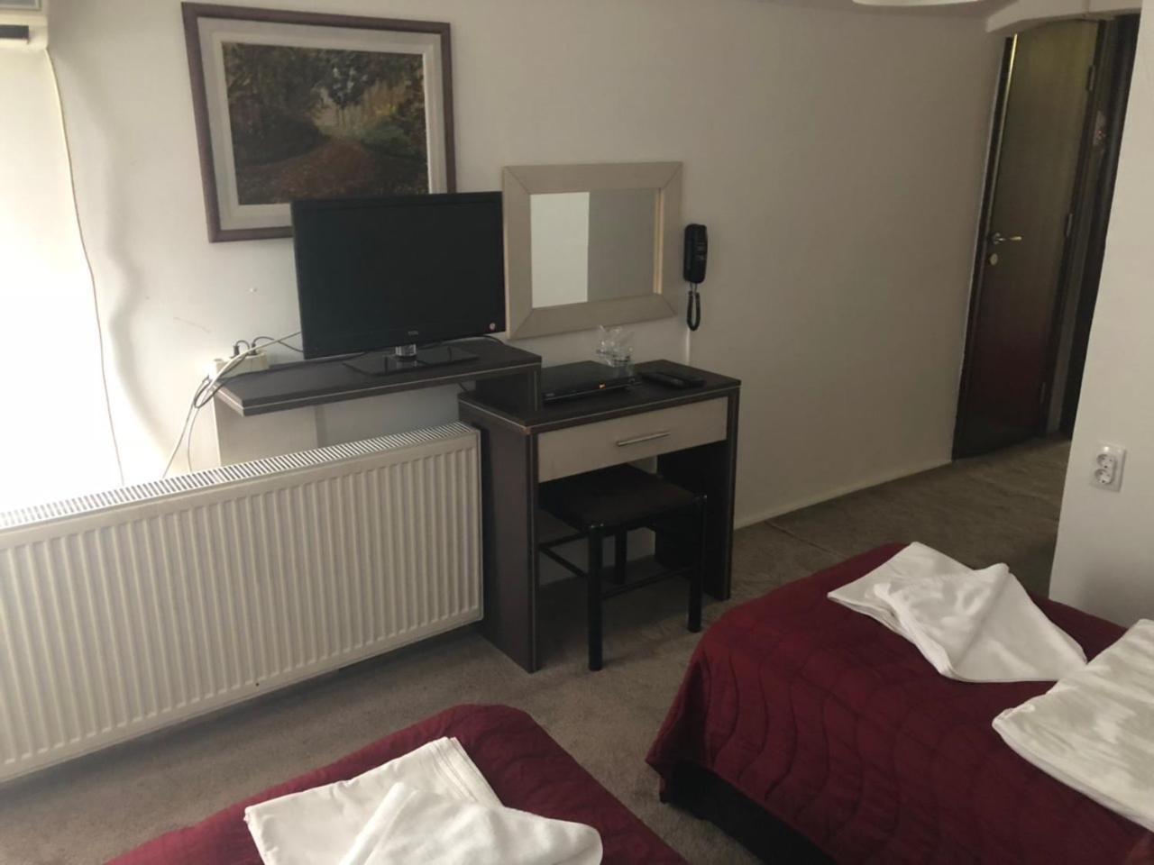 לסקובץ Gros Hotel - Leskovac מראה חיצוני תמונה