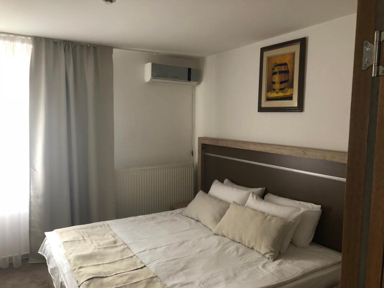 לסקובץ Gros Hotel - Leskovac מראה חיצוני תמונה