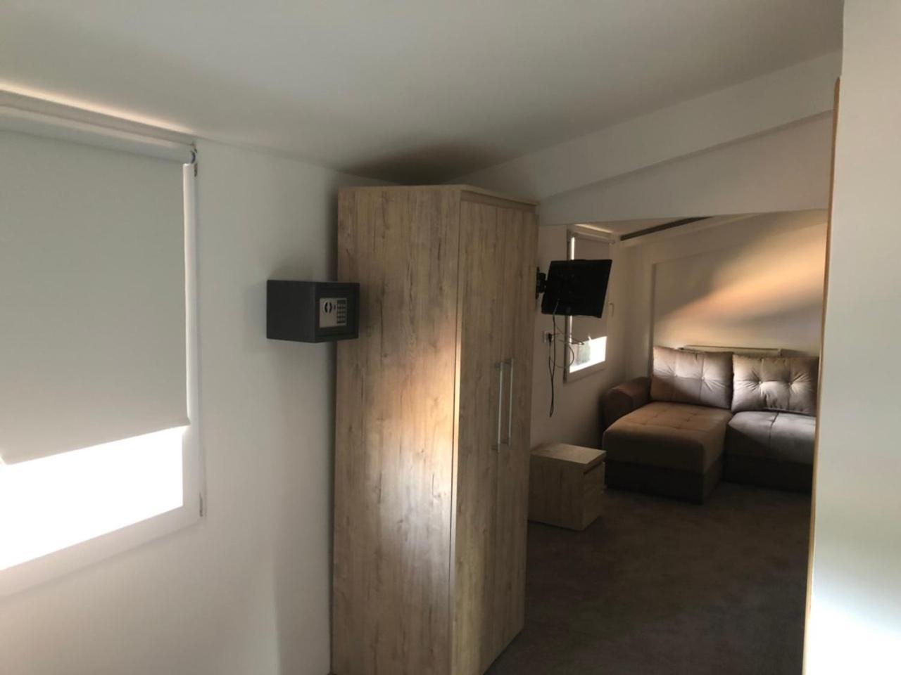 לסקובץ Gros Hotel - Leskovac מראה חיצוני תמונה